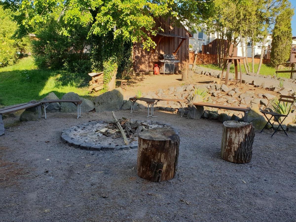 Schoene Kleiner Onkel Auf Idyllischem Reiterhof Nahe Burg Eltz *